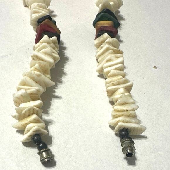 Puka Shell Chip Multi Color Beaded Necklace 18”
Puka Shells come from the Beach. - Picture 3 of 3